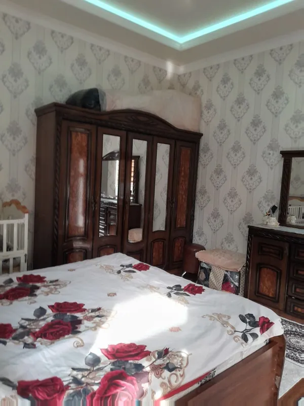 Uyim Zargar maxallasi Zarli kochasi 162a uy