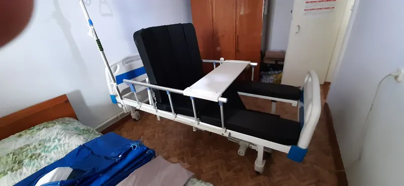 Продаеться многофункциональная электрическая медицинская кровать 4 Продаеться многофункциональная электрическая медицинская кровать 4