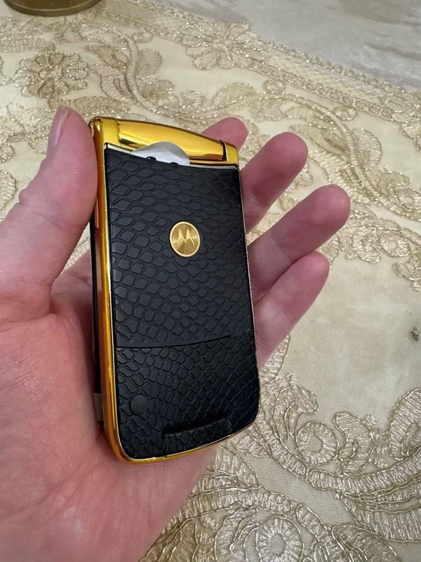 Motorola Razr V8 GSM 1SIM Реставрация Оригинал 3 Motorola Razr V8 GSM 1SIM Реставрация Оригинал 3