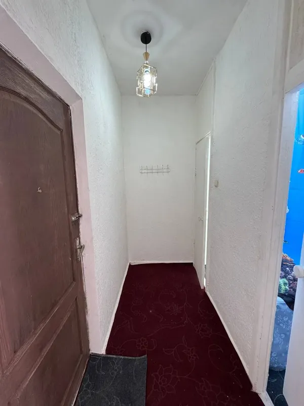 продам чиланзар 18.  одна комнатная 2