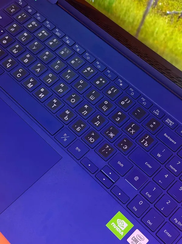 Ноутбук SAMSUNG 2