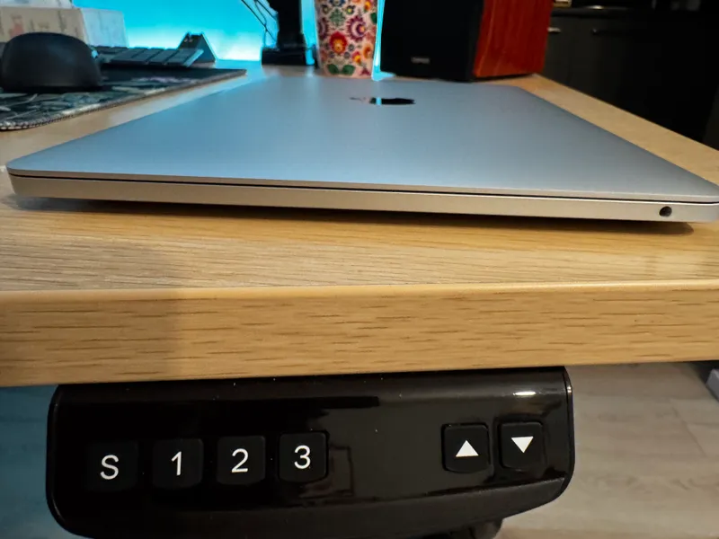 MacBook Pro M2 13, 16/256 6 MacBook Pro M2 13, 16/256 6