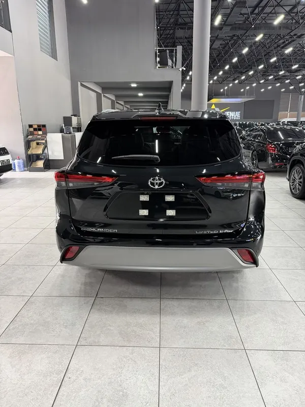 Toyota Highlander 2026 год рестайлинг 3 Toyota Highlander 2026 год рестайлинг 3