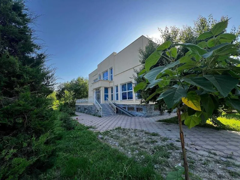 Здание Карасу Академия МВД 8,4-сот 2-этажа 600 м² под клинику офис — фото 1
