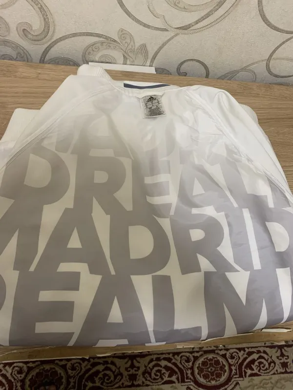 Продам мужскую ветровку Real Madrid USA — фото 2