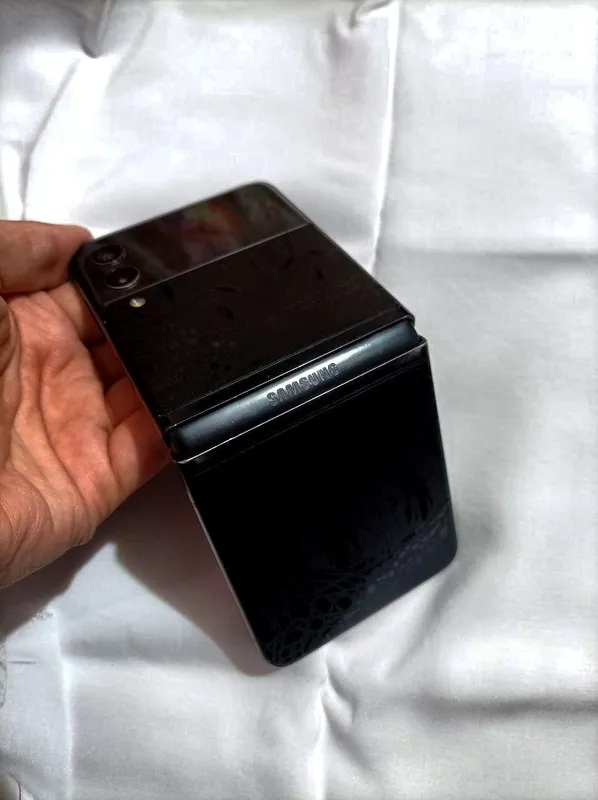 Samsung Galaxy Z flip 3 — фото 3