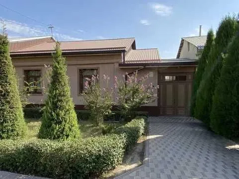 Сдаю Евродом 4-соток на улице Батумская, Уста Ширин городская Классика
