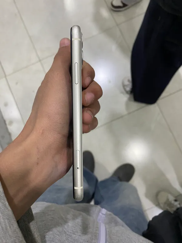 Продаётся iPhone 11 64 ГБ 3 Продаётся iPhone 11 64 ГБ 3