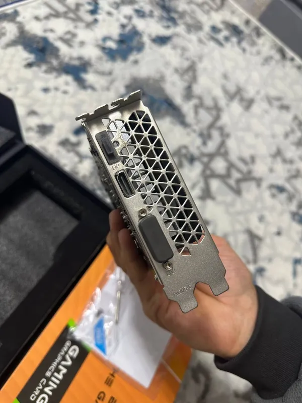 GTX 1660 SUPER Peladn 4 GTX 1660 SUPER Peladn 4