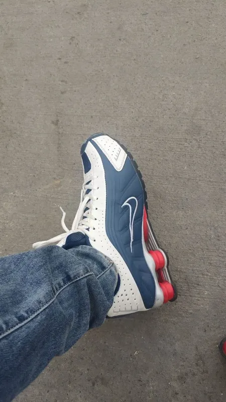 Продается крассовки NIKE 2 Продается крассовки NIKE 2