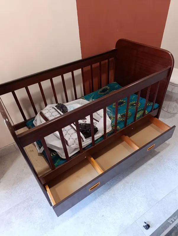 продаю детскую кроватку от0-6лет в хорош. сост. 1 продаю детскую кроватку от0-6лет в хорош. сост. 1