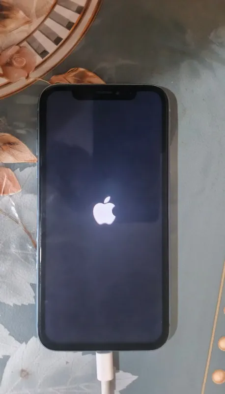 IPhone XR sotiladi — фото 1