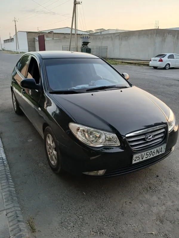 hyundai avante qora 2 hyundai avante qora 2