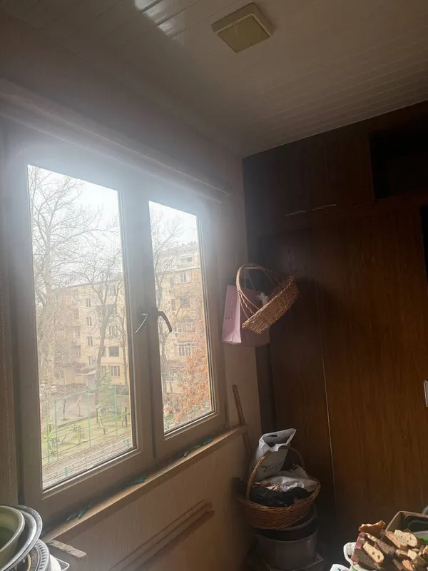 Kvartira sotiladi, Xudozhnikov 5
