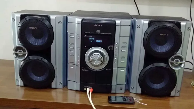 НЕДОРОГО! музыкальный центр Sony MHC-RV22 120 Вт.