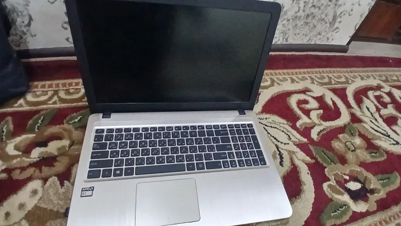"ASUS" nomli noutbuk sotiladi! "ASUS" nomli noutbuk sotiladi!
