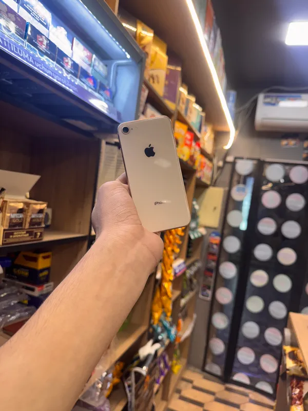 Есть коробка от iPhone 8 2
