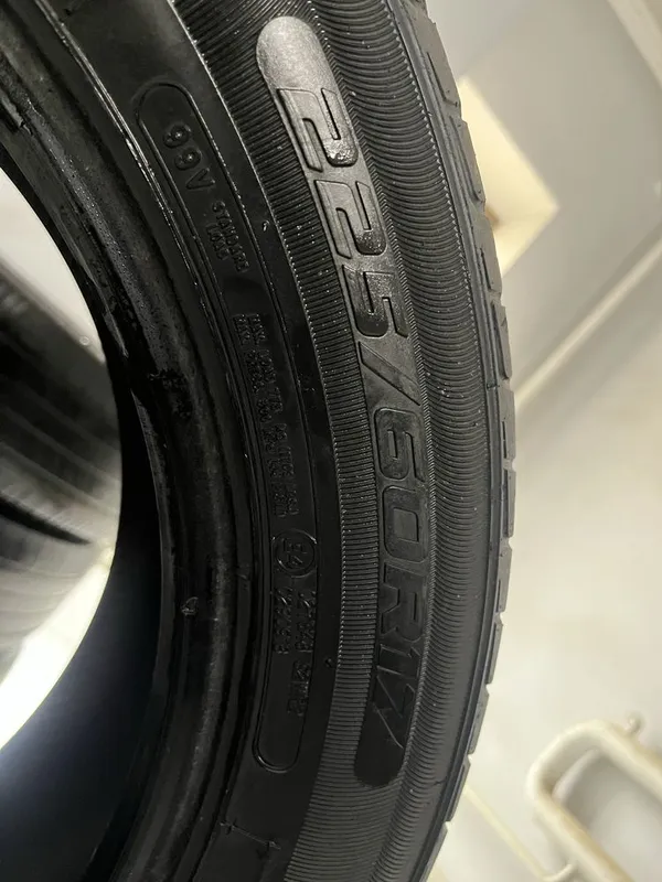 225/60R17 balon sotiladi