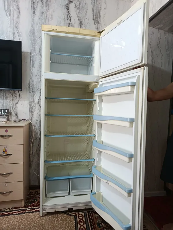 Продается холодильник indesit — фото 1