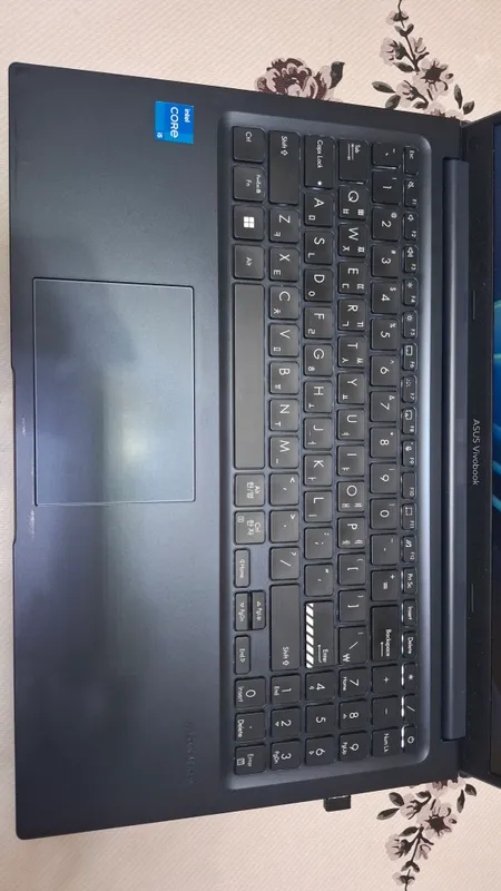 ASUS VivoBook 13-поколение i5 / 16GB / 4 ASUS VivoBook 13-поколение i5 / 16GB / 4