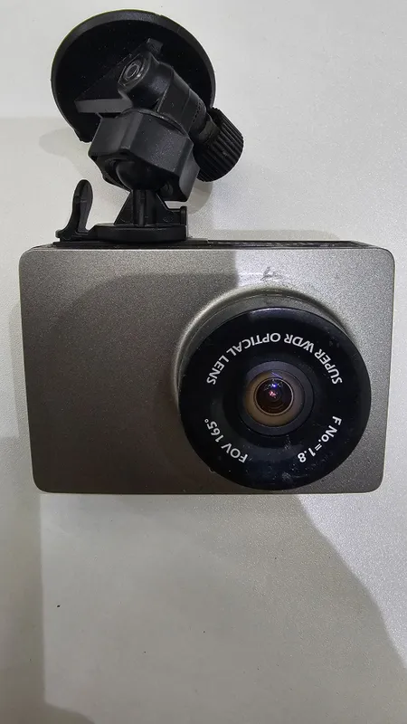 Видеорегистратор Xiaomi Yi SMART Dash Camera с Wi-Fi 1