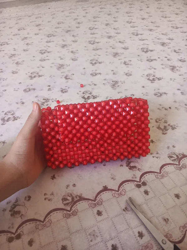 kristali sumka qizilrang 18yoshqacha koʼtarsa zorj kristali sumka qizilrang 18yoshqacha koʼtarsa zorj
