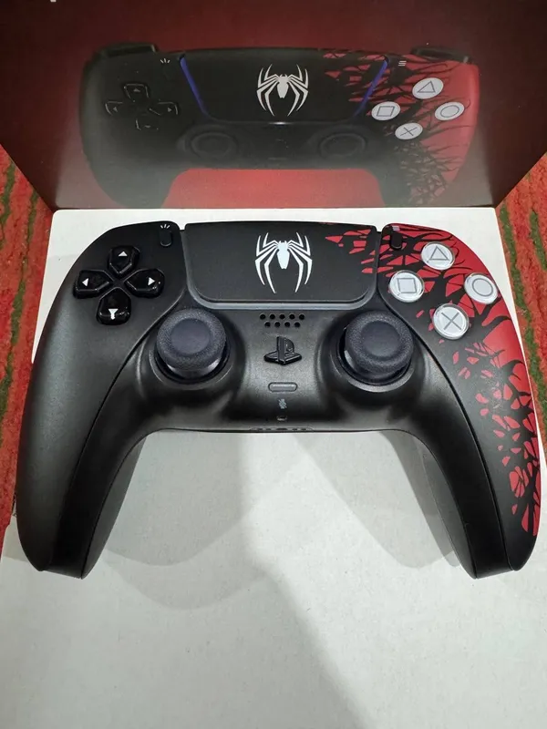 DualSense – Marvel's Spider-Man 2 Limited Edition 1 DualSense – Marvel's Spider-Man 2 Limited Edition 1