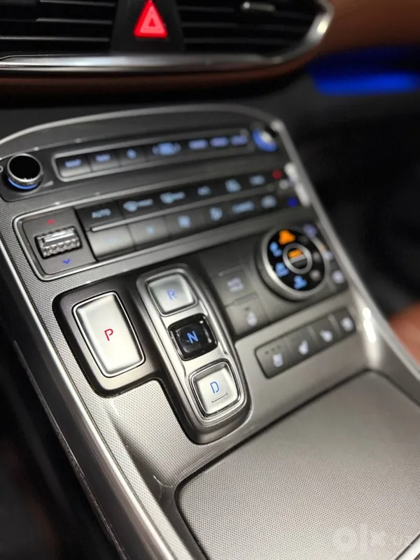 Shoshilinch! Hyundai Santa Fe High-Tech 3.5 l, 7 o‘rinli AWD, 2022-yil, zavod bo‘yog‘i 9 Shoshilinch! Hyundai Santa Fe High-Tech 3.5 l, 7 o‘rinli AWD, 2022-yil, zavod bo‘yog‘i 9