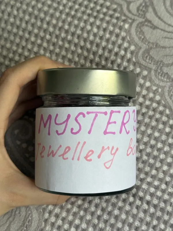 Taqinchoqlar bilan Mystery box 2