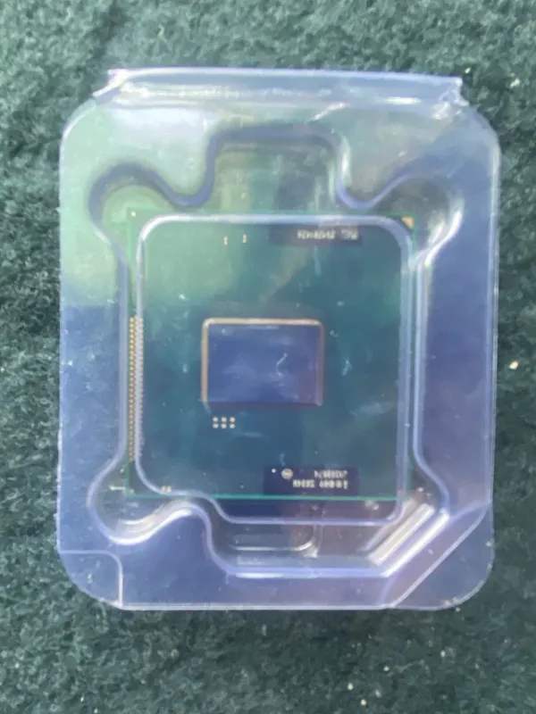 Intel Core i5-2430M 2.4–3.0 ГГц, 2 ядра / 4 потока, Socket G2 3 Intel Core i5-2430M 2.4–3.0 ГГц, 2 ядра / 4 потока, Socket G2 3