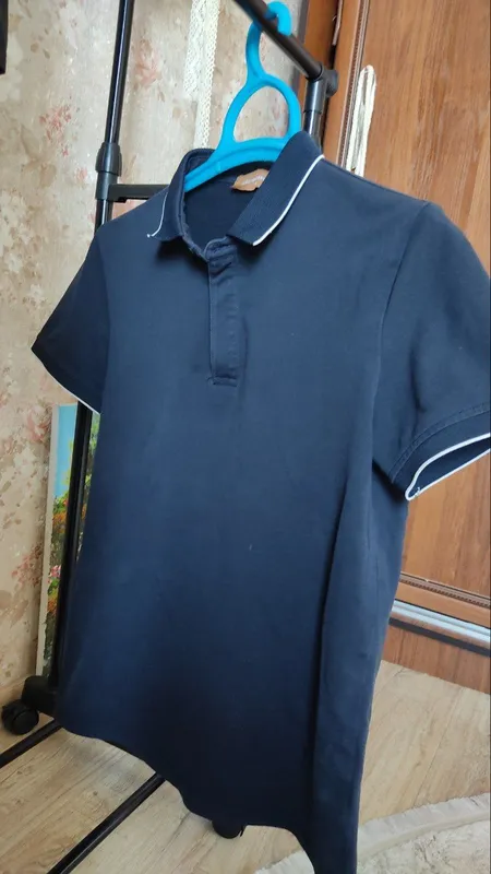 Erkaklar uchun to‘q ko‘k polo futbolka, o‘lcham M 2 Erkaklar uchun to‘q ko‘k polo futbolka, o‘lcham M 2