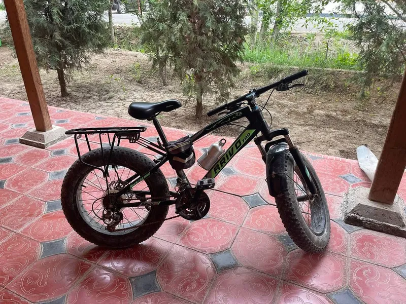 Bolalar velosipedi sotiladi