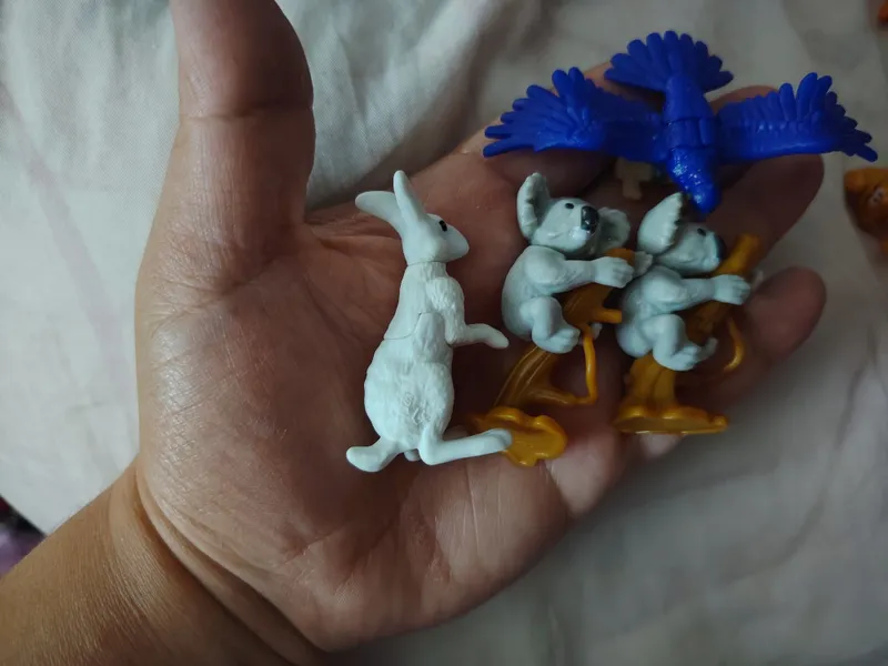 Kinder o'yinchoqlar kaleksonerlar uchun 1 Kinder o'yinchoqlar kaleksonerlar uchun 1