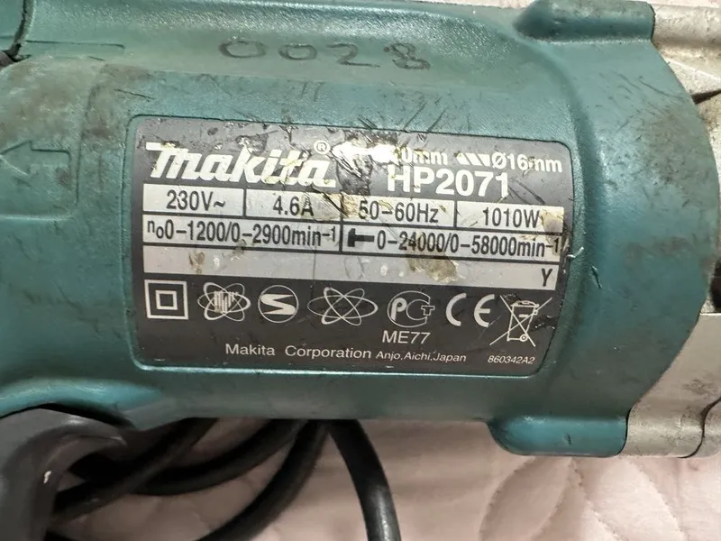 Двухскоростная ударная дрель с подсветкой Makita HP2071F — фото 2