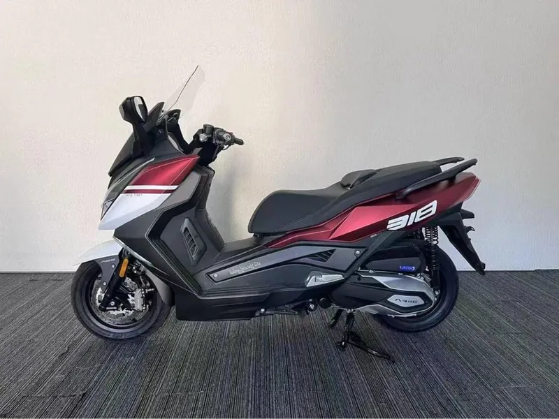 Airiic 320cc макси скутер 6 Airiic 320cc макси скутер 6