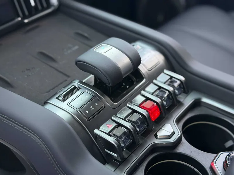 DENZA B8 Astana motors denza sergeli 5 DENZA B8 Astana motors denza sergeli 5