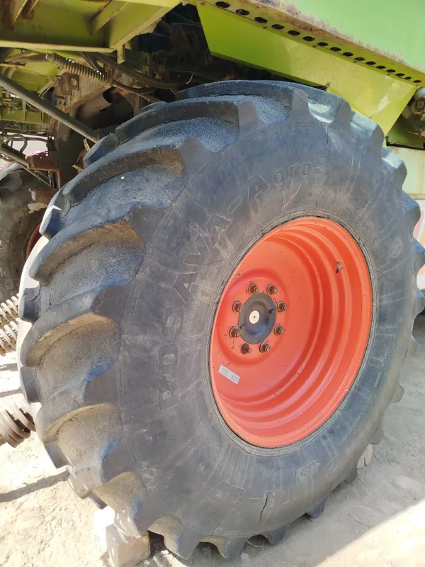 Claas mega 204 old shinasi sotiladi ! 1 Claas mega 204 old shinasi sotiladi ! 1