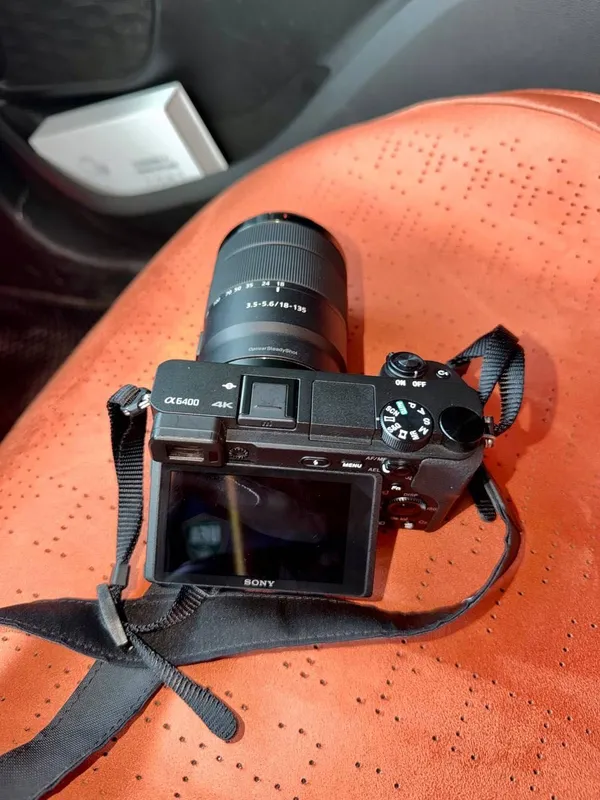 Sony Alpha 6400 Srochna sotiladi yangi ishlanmagan 2 Sony Alpha 6400 Srochna sotiladi yangi ishlanmagan 2