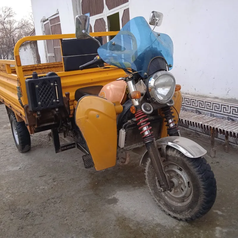Yuk tashuvchi Mototsikil sotiladi