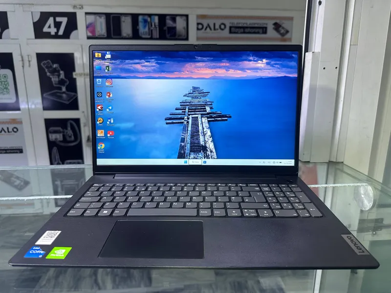Бывший в употреблении ноутбук Lenovo 1 Бывший в употреблении ноутбук Lenovo 1