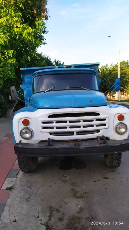 ZIL samosval. Yili 1991. Bitta egasi. Gaz 6 ball. 1 ZIL samosval. Yili 1991. Bitta egasi. Gaz 6 ball. 1