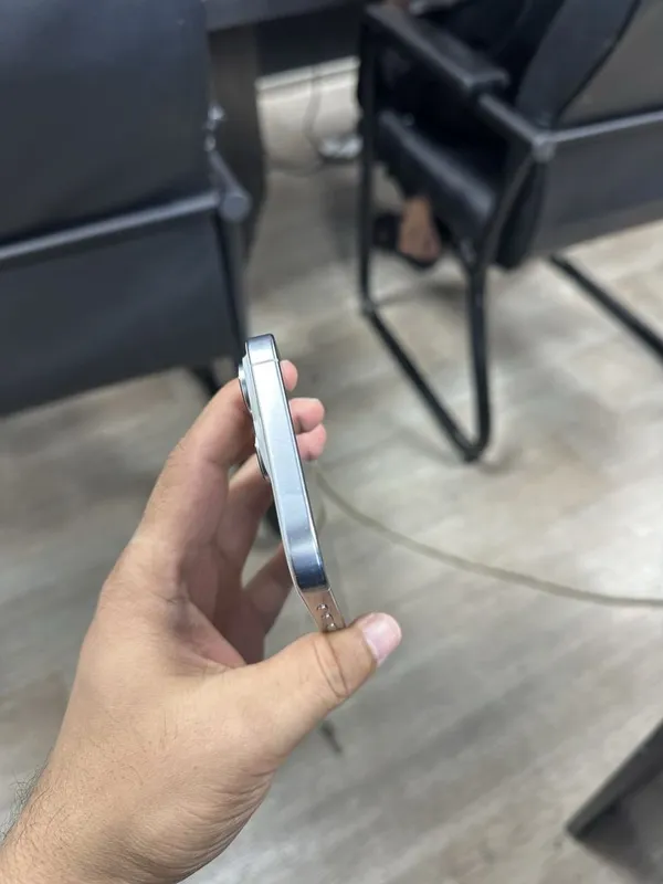 Iphone 16pro max srochni sotiladi 4 Iphone 16pro max srochni sotiladi 4
