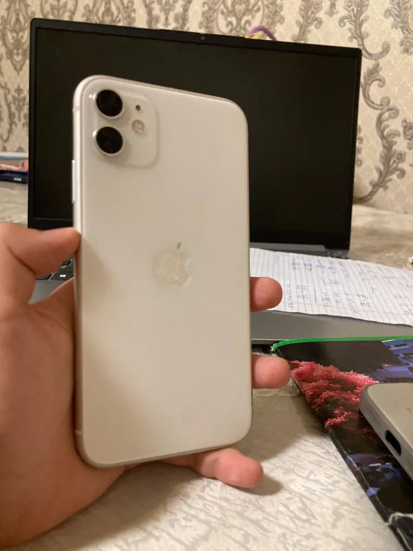 Apple 11 white 128 gb 1
