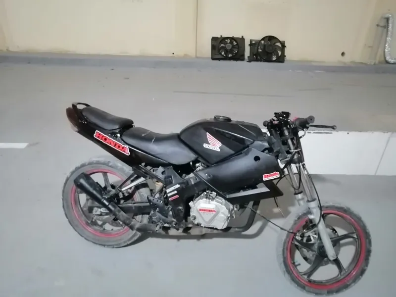 Mototsikl sotiladi 1
