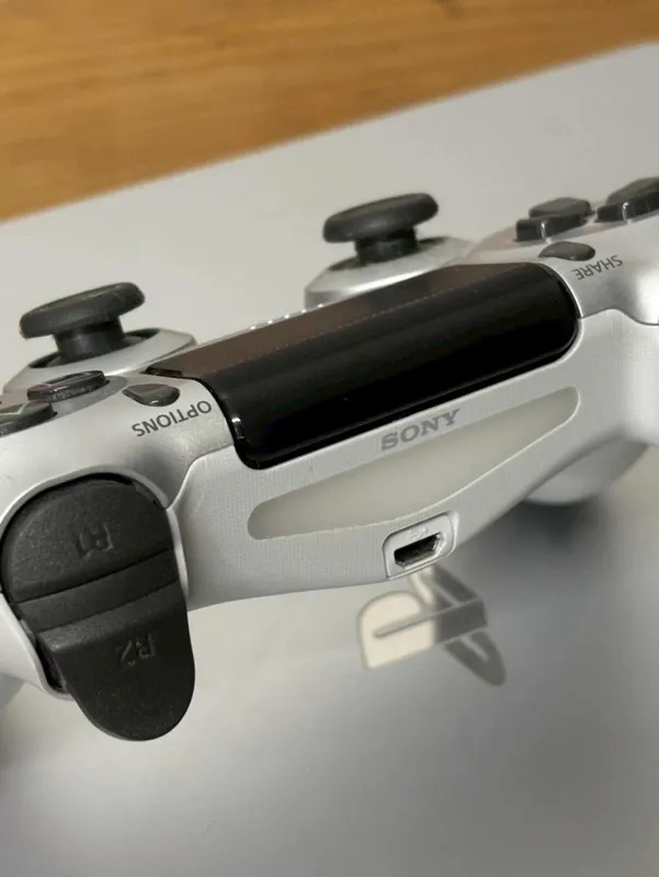 Playstation 4 Slim 6
