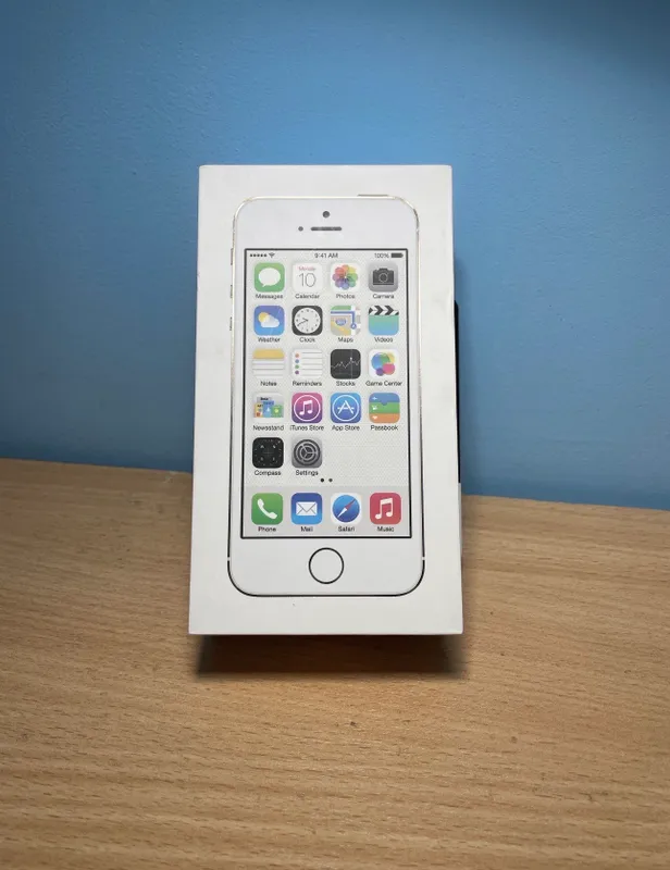 Коробка от iPhone 5S, телефона нет, только коробка 1 Коробка от iPhone 5S, телефона нет, только коробка 1