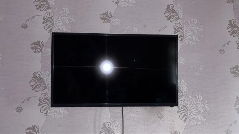 Большой Samsung Smart TV 42 (Full HD) — Отличное состояние — фото 1