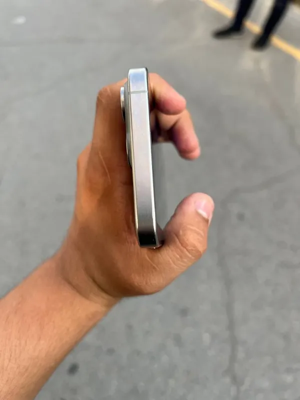 iPhone 15 Pro Max — фото 2