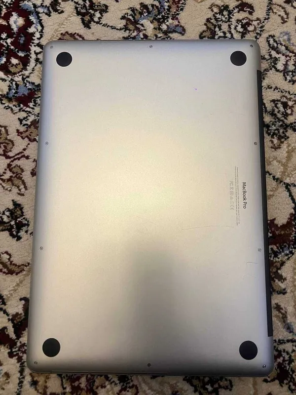 MacBook Pro Retina 15" (Mid 2015) | Core i7 | 16GB RAM | 256GB SSD 4 MacBook Pro Retina 15" (Mid 2015) | Core i7 | 16GB RAM | 256GB SSD 4