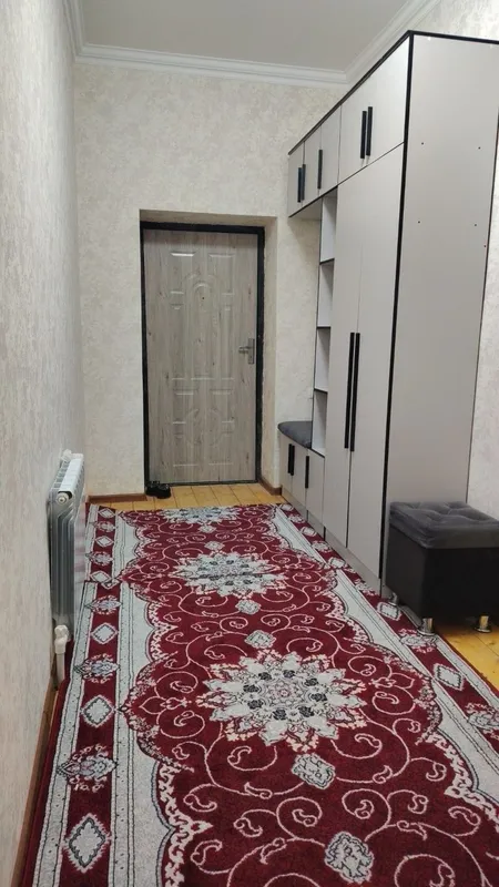 Урганч шахар марказида 2 хонали квартира ижарага берилади